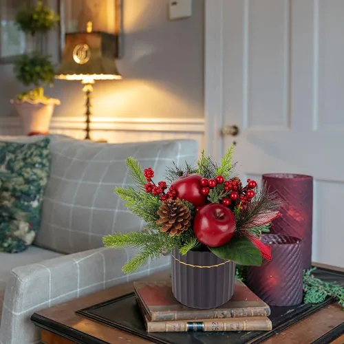 Vista 5 de Mini árbol de Navidad, árbol de Navidad artificial en maceta con manzanas, piñas, bayas, cinta, pequeños arreglos florales navideños de mesa