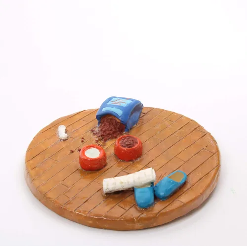 Vista 2 de Conversation Concepts Everyday Life - Figura coleccionable "A Day at Home" Husky de ojos azules y negros, adorable figura realista, escultura