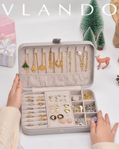 Vista 2 de Vlando Joyero de viaje para mujer, caja organizadora de joyas de cuero portátil para collares, aretes, anillos, pulseras, tamaño pequeño, regalos