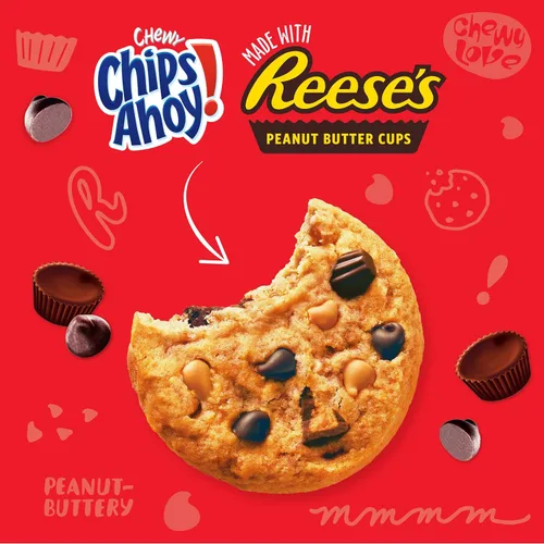 Vista 4 de CHIPS AHOY! Galletas masticables con chispas de chocolate con tazas de mantequilla de maní Reese's, 9.5 onzas