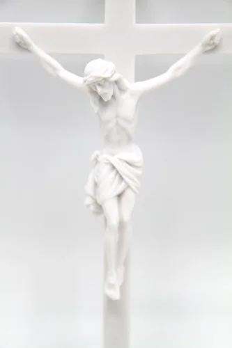 Vista 2 de Crucifijo de pared de 10 pulgadas con cruz de Jesús de piedra blanca Corpus Estatua italiana Escultura Colección Vittoria Made in Italy.