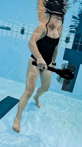 Vista 6 de Hydrorevolution - Entrenador de raquetas acuáticas Aumenta la potencia y la velocidad de giro de la raqueta en el agua Mejora la movilidad