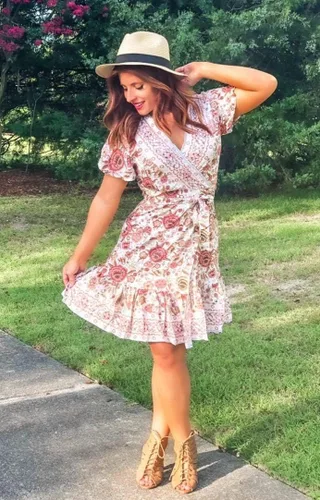 Vista 8 de ZESICA - Vestido corto con cuello en V cruzado para mujer, estampado floral bohemio, con vuelos, acampanado, vestido de verano 2024 para la playa
