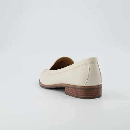 Vista 5 de CUSHIONAIRE Mocasines Belmont sin cordones para mujer + espuma viscoelástica, anchos disponibles