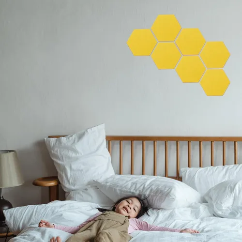 Vista 6 de Tablero de pared hexagonal de fieltro, paquete de 12 tableros de notas de fieltro autoadhesivos para oficina, hogar, aula, decoración de azulejos