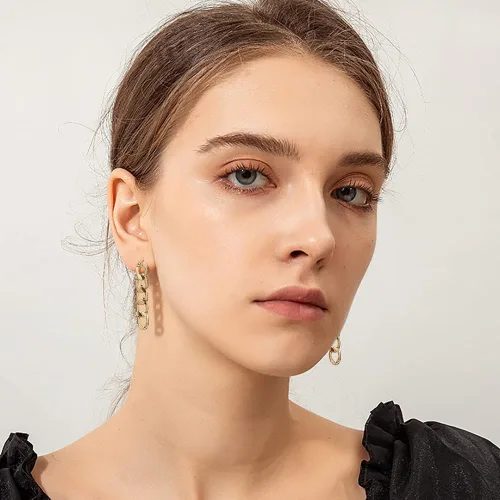Vista 3 de LEEKOO Aretes de cadena de eslabones finos chapados en oro de 14 quilates, aretes de gota ovalados para mujeres y niñas