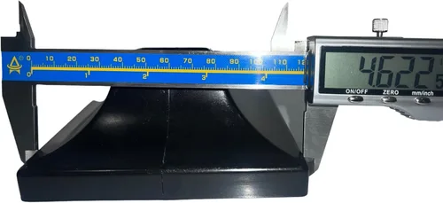 Vista 4 de JM Steel - Falda de plástico entrelazada para postes de 1.5 x 1.5 pulgadas para poste y 4.5 x 4.5 pulgadas para base. (1 paquete)