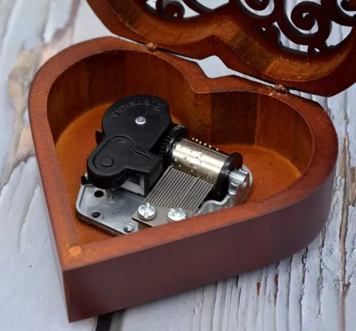 Vista 4 de Sooharic Caja de música de madera con mecanismo de relojería de cuerda, regalos musicales para niños (Amazing Grace)