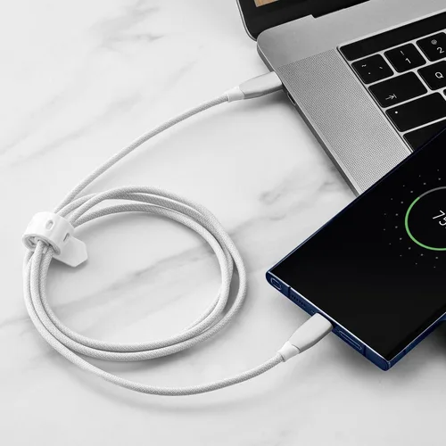 Vista 66 de Insignia Cable trenzado USB-C a USB-C (5 pies, morado claro)