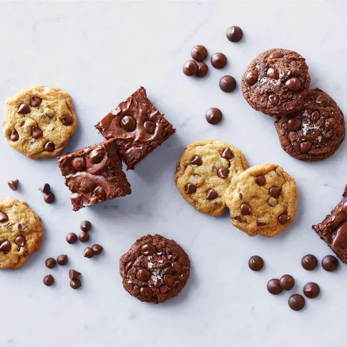Vista 6 de Ghirardelli Pepitas de chocolate 60% cacao, bolsa de 5 libras con cuchara barista con sello Ghirardelli
