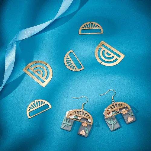 Vista 4 de BENECREAT 16pcs 2 estilos colgantes de latón hueco, encanto medio redondo dorado para hacer colgantes de joyería de bricolaje artesanal, agujero