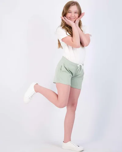 Vista 6 de Real Essentials Paquete de 4 pantalones cortos deportivos de malla para niñas con bolsillos