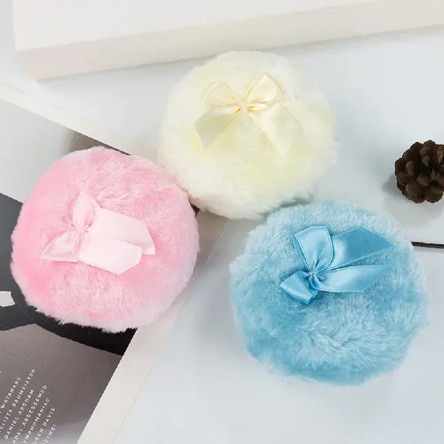 Vista 3 de Soplo de polvo de cuerpo grande de 4 pulgadas, soplo de felpa suave y esponjosa con mango de lazo de cinta para cara o cuerpo, paquete de 2 - rosa