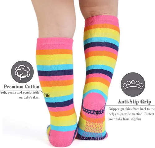 Vista 3 de EPEIUS Calcetines altos a la rodilla con rayas arco iris para bebé, medias de tubo antideslizantes, calcetines de fútbol para niños pequeños y niños