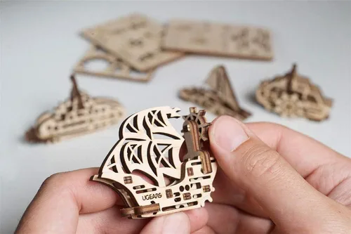 Vista 3 de Mechanical UGEARS Rompecabezas 3D de madera U-Fidgets-Ships. Juego de construcción de 4 modelos