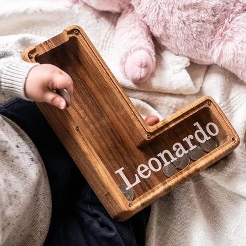 Vista 4 de Alcancía de madera personalizada, alcancía grande para niños, grabada con láser, alcancía para cumpleaños de niños