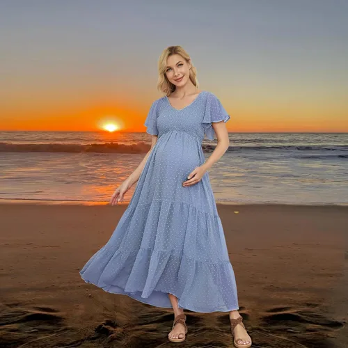 Vista 4 de Vestido de maternidad fruncido de lunares suizos para baby shower, sesión de fotos, casual, cuello en V, manga con volantes, cintura imperio