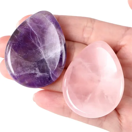 Vista 17 de YATOJUZI Juego de 4 piedras ovaladas para preocupación del pulgar, 7 chakras, amatista, cuarzo rosa, ojo de tigre, piedras naturales talladas a