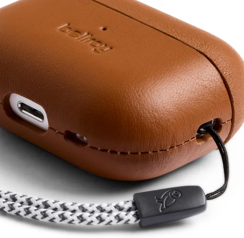 Vista 4 de Bellroy Pod Jacket Pro – Segunda Edición (Estuche de cuero para Apple AirPods Pro de segunda generación) - Terracota Funda de cuero compatible