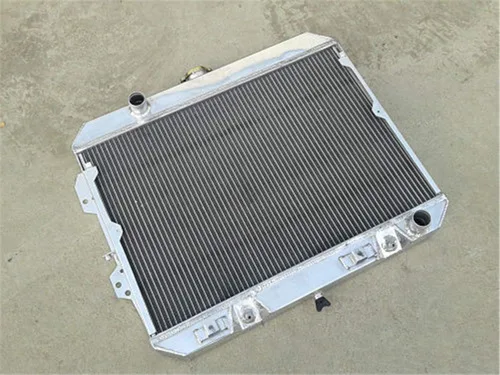 Vista 4 de Radiador de aluminio de 3 filas de 2.047 in para Nissan Datsun 1979-1983 280ZX 2.8L L6 280 ZX 1979 1980 1981 1982 1983 AT MT repuesto compatible