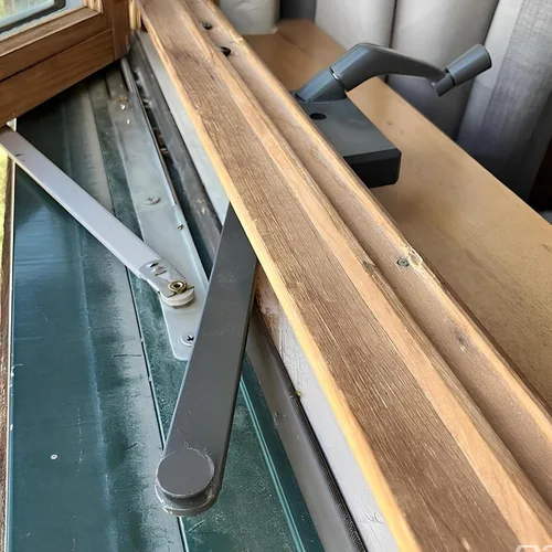 Vista 5 de Brixwell Asamblea del operador del bastidor, mango de aluminio, mano derecha, construcción de fundición a presión con longitud de brazo de 9