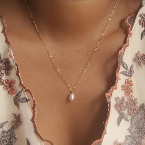 Vista 2 de Ieftop Collares de perlas para mujer, chapado en oro de 14 quilates, hecho a mano, delicado collar de cadena de perlas de agua dulce, collar