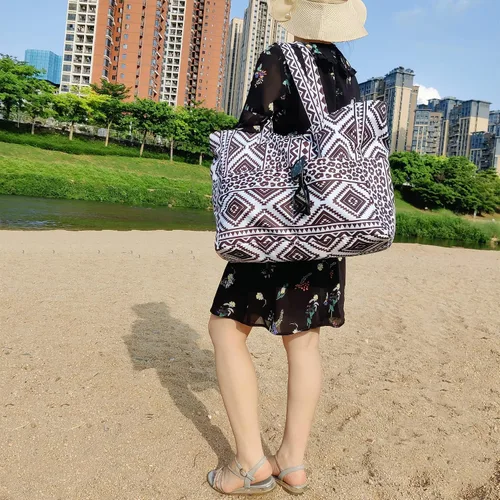 Vista 7 de Bolsa de playa y piscina para mujer, grande, bolsa de gimnasio con compartimento húmedo para viajes, impermeable