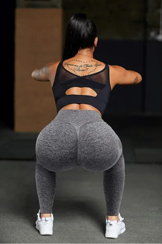 Vista 4 de OMKAGI - Leggings levanta glúteos para mujer, pantalones deportivos de yoga con diseño de tiro alto y sin costuras