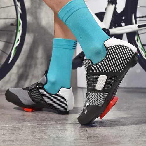 Vista 6 de Zapatos de ciclismo para hombres y mujeres, compatibles con Peloton preinstalados con tacos Delta, zapatos de ciclismo para montar en bicicleta