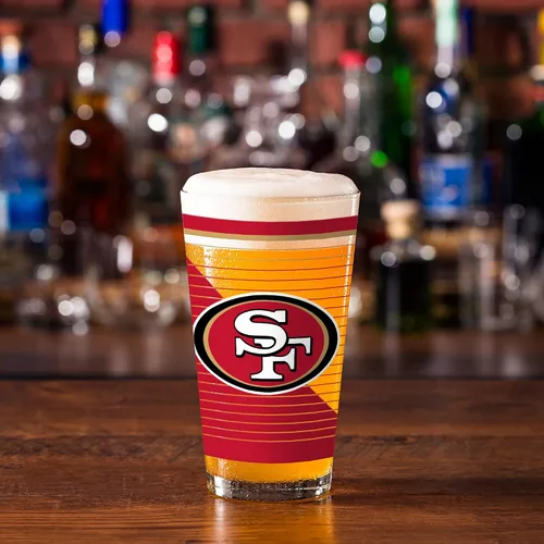 Vista 3 de Rico Industries NFL Football Main - Juego de 2 vasos clásicos de 16 onzas con logotipo impreso digitalmente, apto para lavavajillas NFL Football