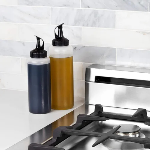 Vista 6 de OXO Good Grips Chef's Squeeze Bottle 16.0z & Good Grips Chef's Squeeze Bottle Set, plástico, translúcido