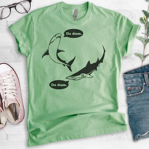 Vista 2 de Evertree Clothing Da Dum Shark T-Shirt, Unisex Women's Men's Shirt, Vacation Shirt, Shark Shirts, Summer T-Shirt