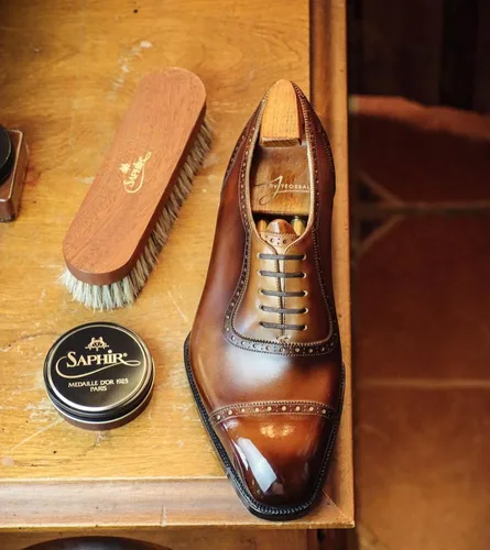 Vista 4 de SAPHIR Medaille d'Or Pate De Luxe - Esmalte de zapatos de cera natural para brillo de cuero Marrón medio
