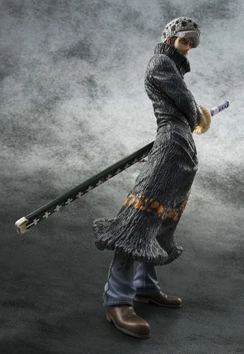 Vista 6 de Megahouse Figura de PVC modelo Trafalgar Law Ex de una pieza