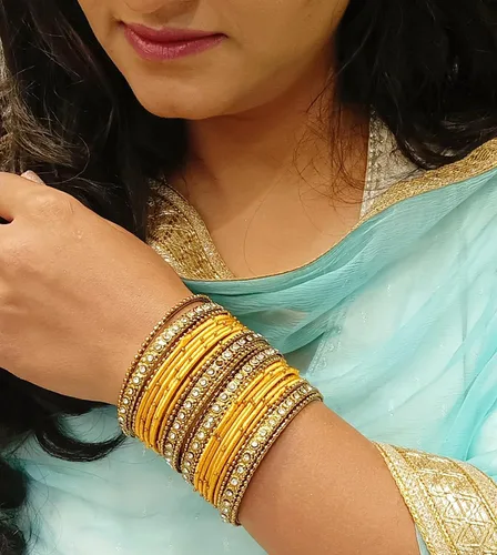 Vista 5 de Efulgenz Fashion Jewelry Indian Bollywood Gold Plated Crystal Beaded Silk Thread Bracelet Bangle Set (20 pc)