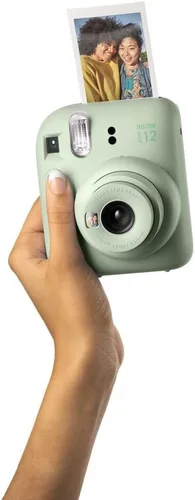 Vista 8 de Fujifilm instax Mini 12 - Cámara instantánea con paquete de 20 películas de disparo, color verde menta