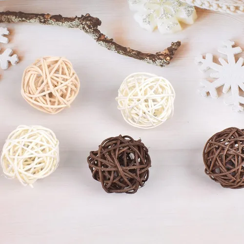 Vista 4 de 15 bolas decorativas de mimbre de ratán Orbs, estilo esfera