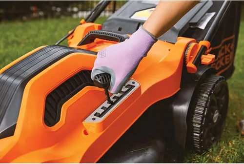Vista 13 de BLACK+DECKER Cortacésped eléctrico con cable, 13 amperios, plataforma de corte de 20 pulgadas, ajuste de altura de 6 ajustes, almacenamiento