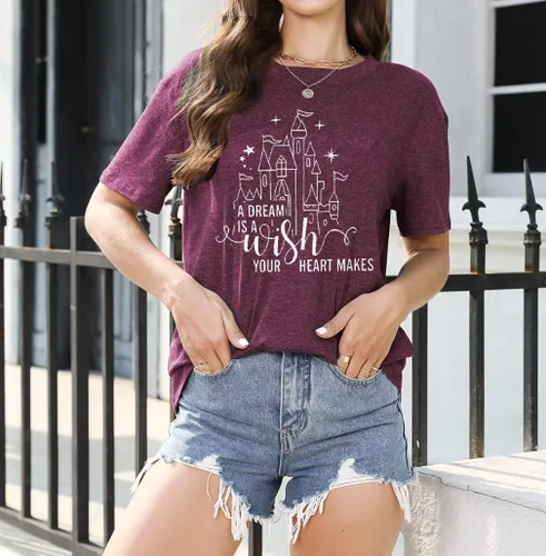 Vista 3 de Camiseta mágica para mujer, camiseta de reino mágico con estampado de castillo, camiseta familiar de manga corta, tops casuales de verano