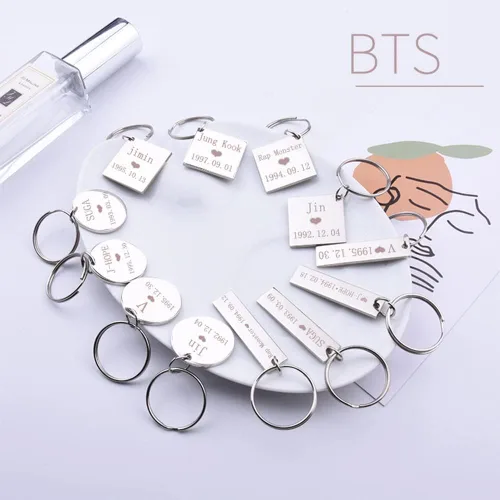Vista 2 de Llavero BTS Bangtan Boys Army Jewelry of Lover Fans regalo ARMY Bangtan Boys llave de acero inoxidable regalo de cumpleaños