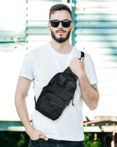 Vista 5 de WESTEND Mochila cruzada con correa ajustable para hombres y mujeres