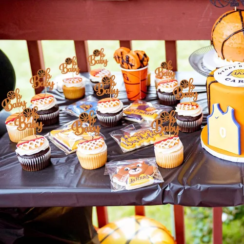 Vista 4 de Gyufise 24 piezas de baloncesto Oh Baby Cupcake Toppers Jugador de Baloncesto Escena Temática Púas de Fruta para Deportes Tema Babyshower Cumpleaños