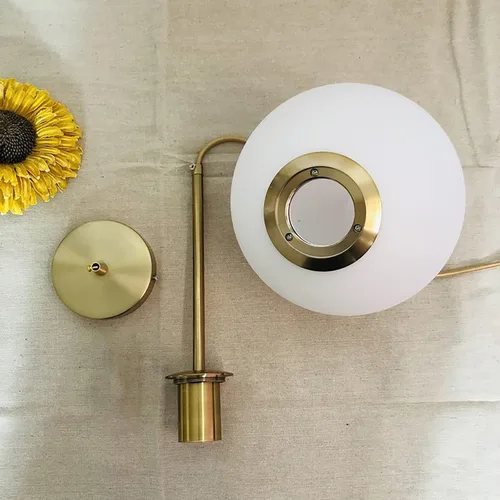 Vista 7 de Mini lámpara colgante de globo de vidrio blanco leche, acabado de latón dorado con cable dorado, E26 de 5.9 pulgadas, bola de vidrio de granja