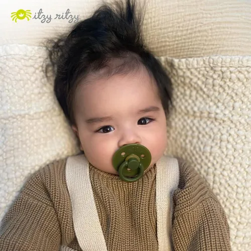 Vista 7 de Itzy Ritzy Chupetes de goma natural para recién nacidos, con pezón en forma de cereza sin BPA y grandes agujeros de aire para mayor seguridad, juego