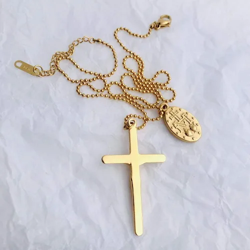 Vista 2 de Collar con colgante de cruz de crucifijo en el bautismo de la Virgen María católica cristiana para mujeres y niñas, delicado acero inoxidable