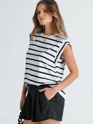 Vista 4 de WIHOLL Camisetas de manga casquillo para mujer, camisetas básicas de verano, estilo casual, ajuste holgado, moda 2024