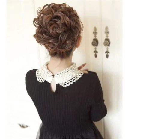 Vista 7 de Extensiones de moño sintético rizado y desordenado para mujer, color marrón y negro