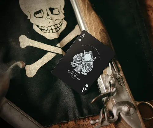 Vista 3 de Gents of Fortune - Juego de cartas de la Edición Bandera Negra impermeable de Gent Supply