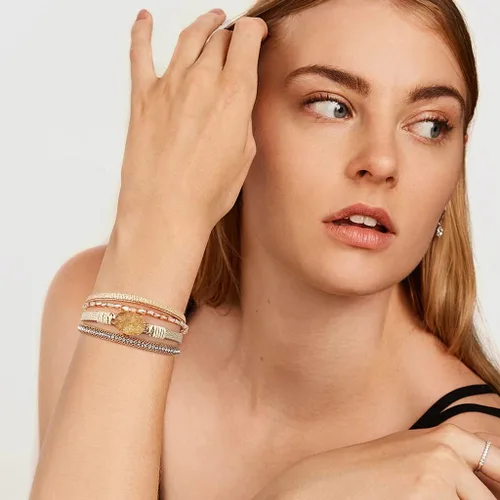 Vista 2 de Suyi Juego de pulsera de piel multicapa de leopardo, pulsera de muñeca para mujeres y niñas