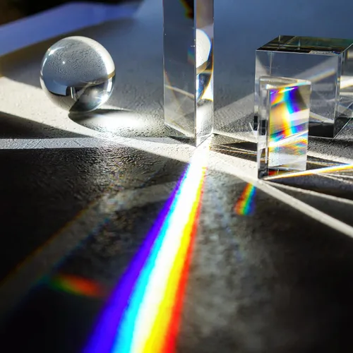 Vista 7 de QFkris Paquete de 6 prismas de fotografía de cristal óptico K9, incluye bola de cristal de 1.969 in, cubo, pirámide óptica, prisma triangular